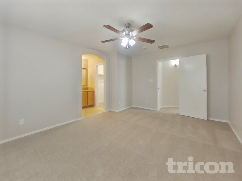 Building Photo - 13227 W Port Au Prince Ln