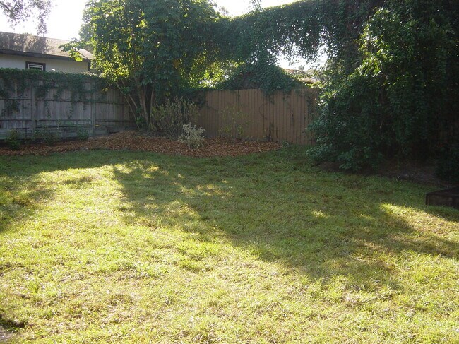 Building Photo - 1440 Vista Pl