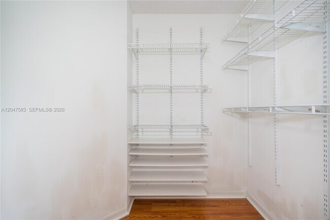 Building Photo - 4152 Pine Ridge Ln