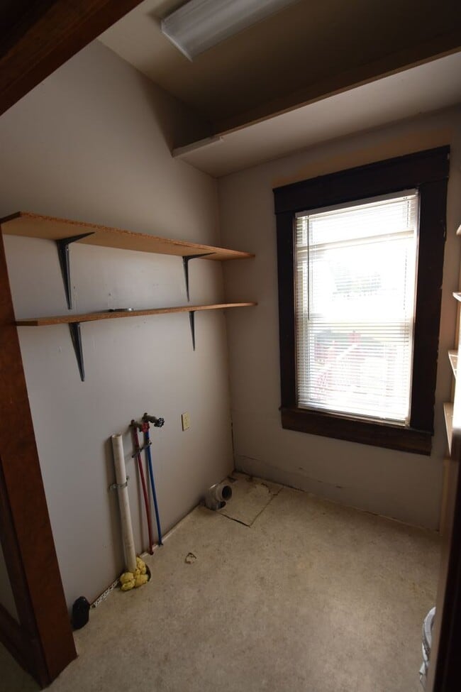 Building Photo - 3 Bedroom Home in the Country