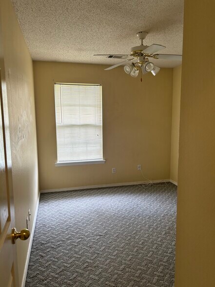 3rd Bedroom - 1928 Lovers Ln