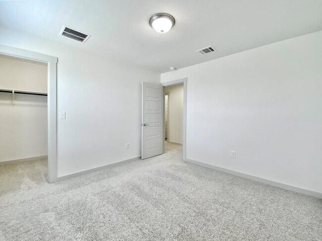 Building Photo - 1056 Winnsboro Lp