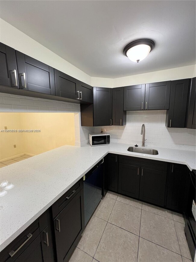 Building Photo - 17170 SW 94th Ave