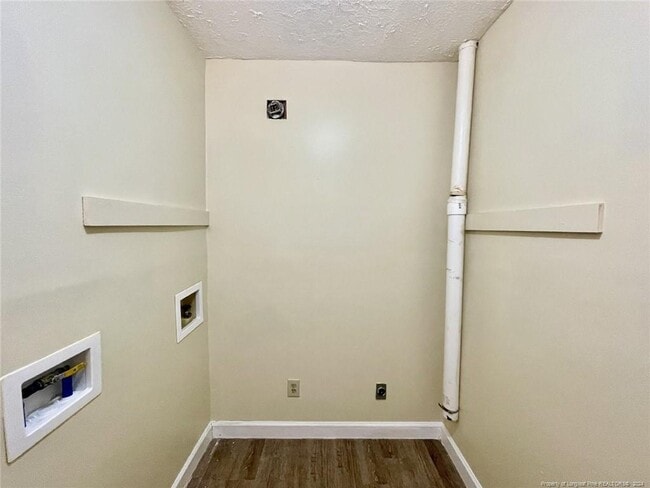 Building Photo - 5842 Aftonshire Dr
