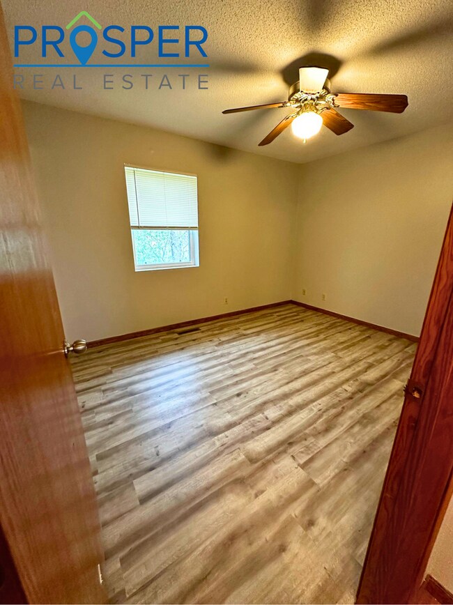 Building Photo - 2023 Mittelstadt Ln