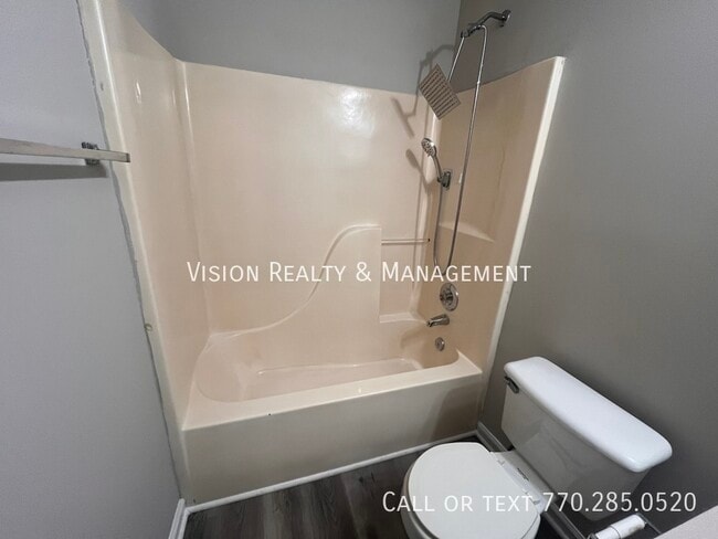 Building Photo - 360 Wesley Chapel Rd