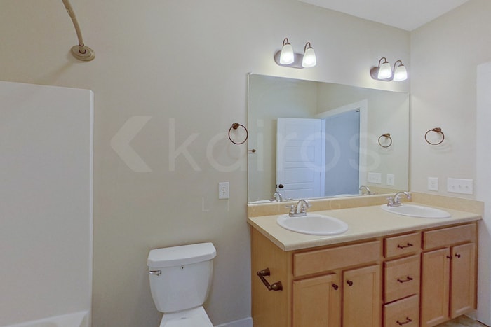 Building Photo - 105 Robin St