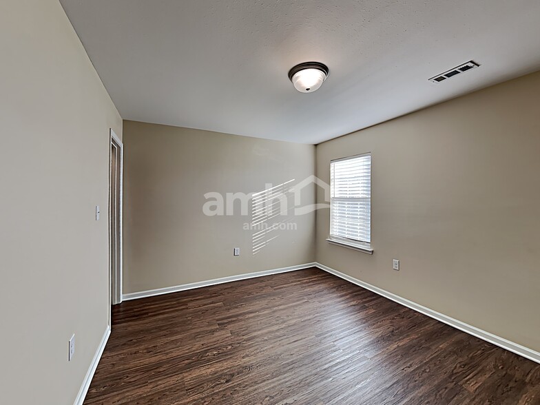 Building Photo - 2848 Tall Oaks Dr