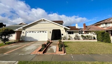 Building Photo - Rare 4 Bedroom pool home available in Cypress