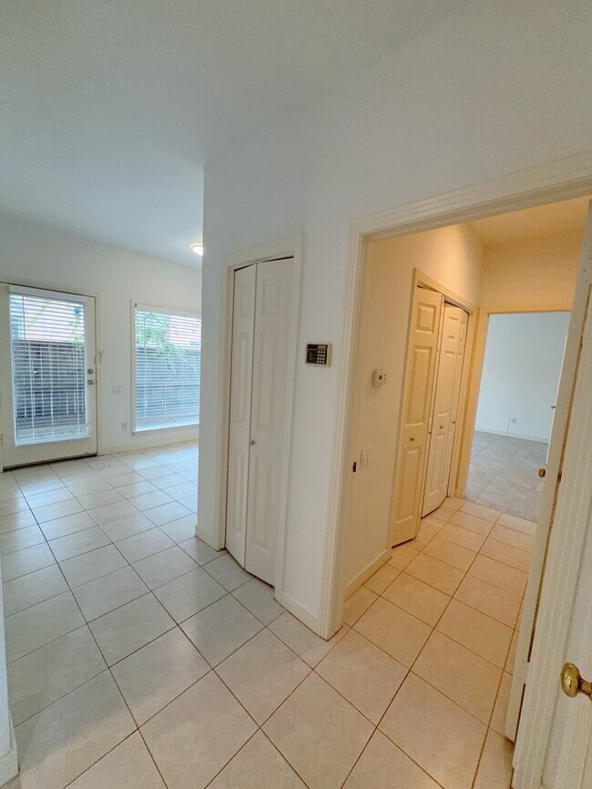 Building Photo - 11852 Taylorcrest Rd