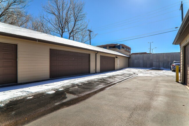 Building Photo - Fully Furnished Penthouse in Citywalk Downtown.  Short term okay