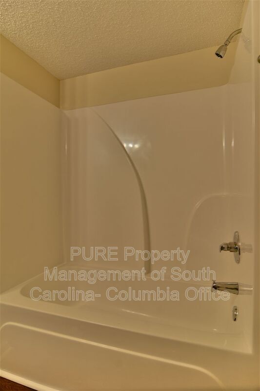 Building Photo - 515 Menlo Dr