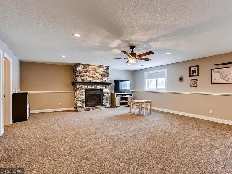 Building Photo - 22420 Calico Ct