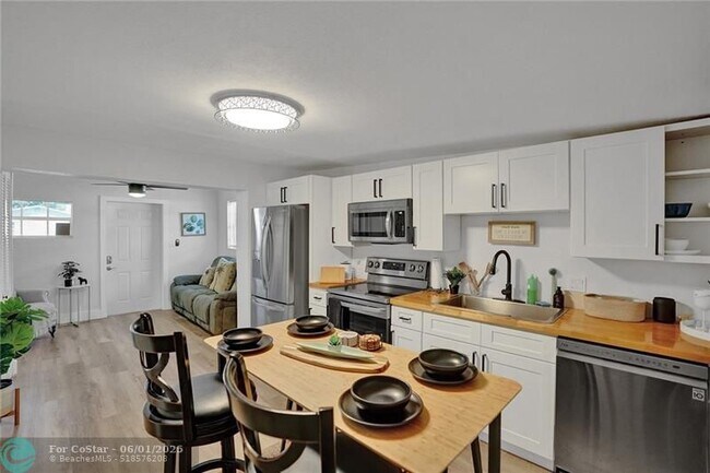 Building Photo - 6128 SW 39th St