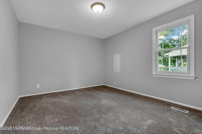 Building Photo - 821 Bay Ave