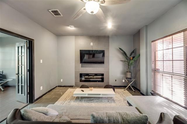 Building Photo - 4547 Buckingham Dr