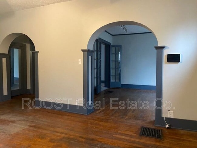 Building Photo - 105 Rockwood Ave