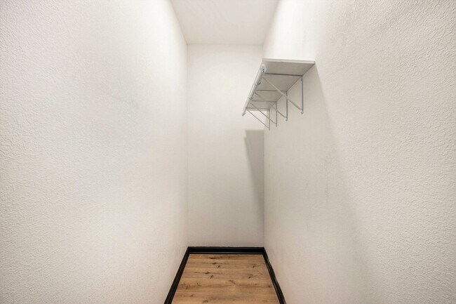 Building Photo - Remodeled 3 Bedroom 2 Bathroom Home!