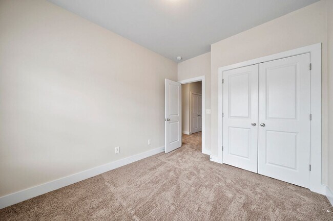 Building Photo - 3761 Oxford Cir