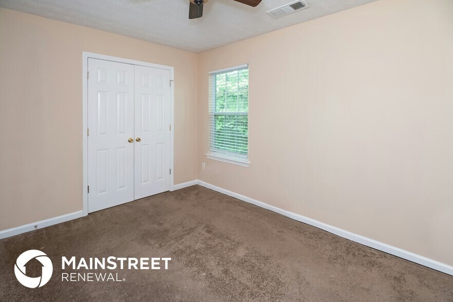 Building Photo - 685 Nassau St