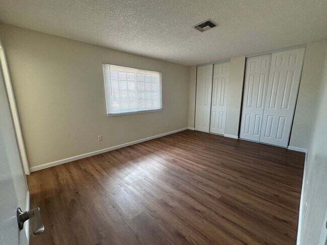 Building Photo - Remodeled/$500 move in special/3 bedroom HOME