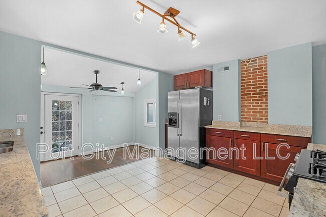 Building Photo - 1201 Union Ave