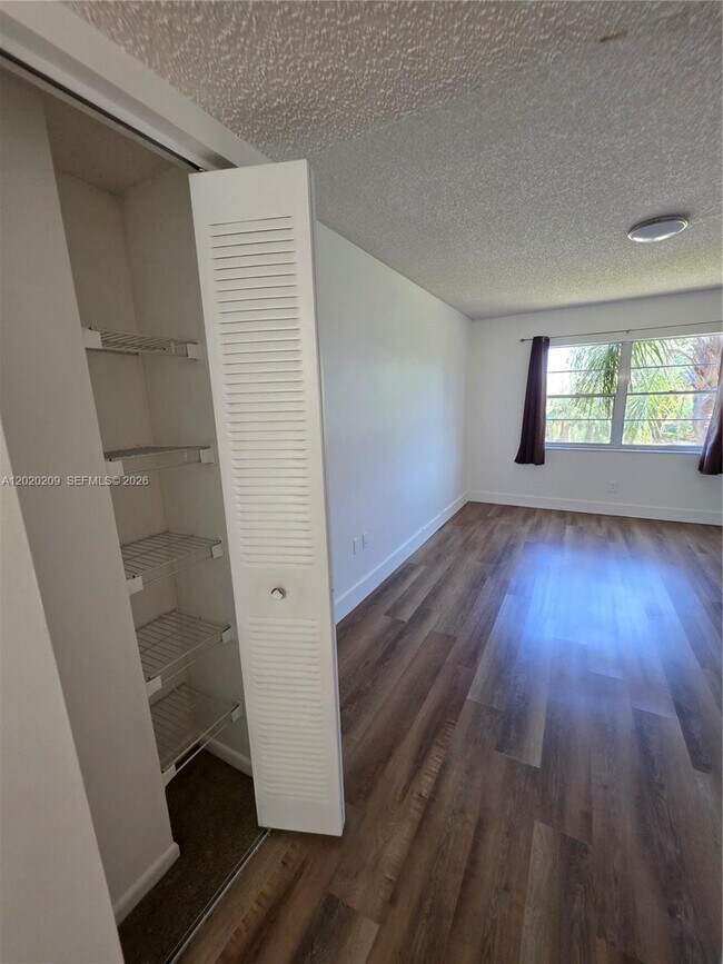 Building Photo - 4374 NW 9th Ave