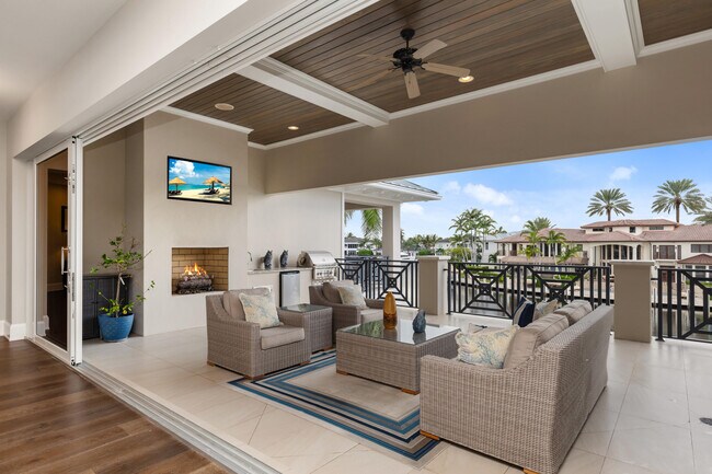 Building Photo - 3211 NE 27th Ave