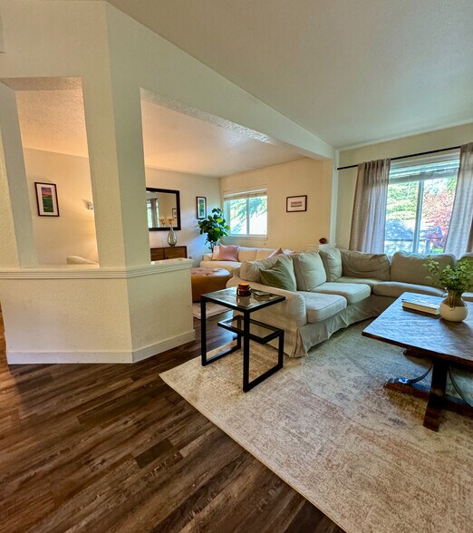 Building Photo - 5064 Foothills Dr