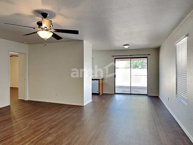 Building Photo - 16400 N Lasso Dr