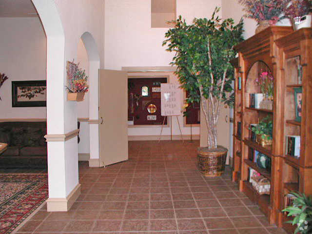 Lobby Photo - Courtyards at Kirnwood Apartment Homes