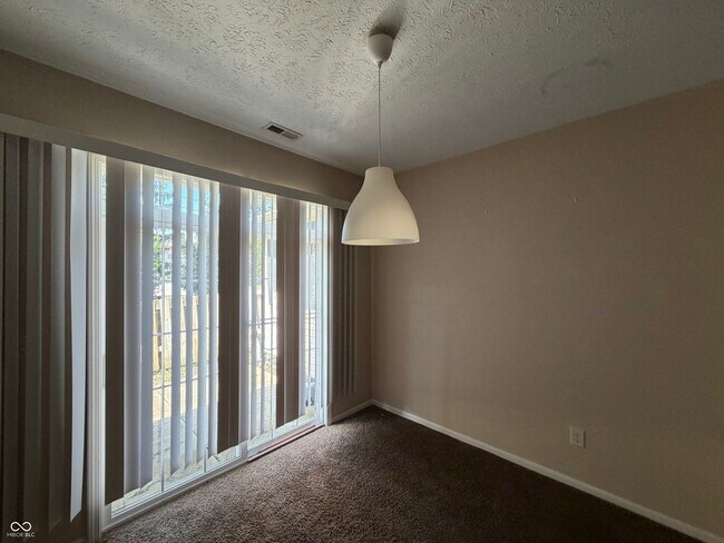 Building Photo - 2424 Boyer Ln