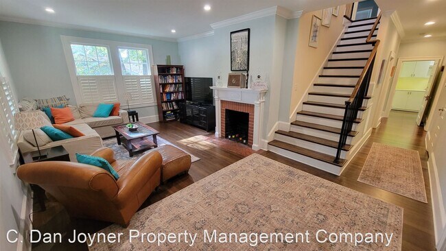 Building Photo - 5 br, 3.5 bath House - 108 W Prentiss Ave