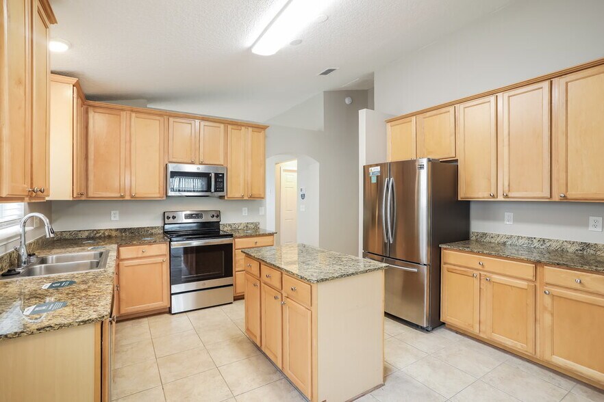 Building Photo - 952 Silver Spring Ct