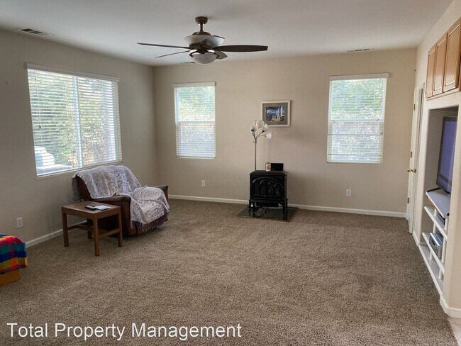 Building Photo - 5 br, 3 bath House - 4302 W Delta Ct.