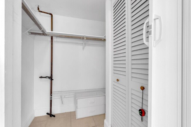 Building Photo - 2970 NE 16th Ave