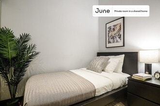 Building Photo - Room in Shared 4 bed/2 bath home