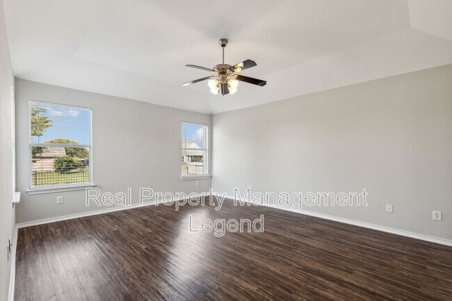 Building Photo - 5100 Brookside Dr