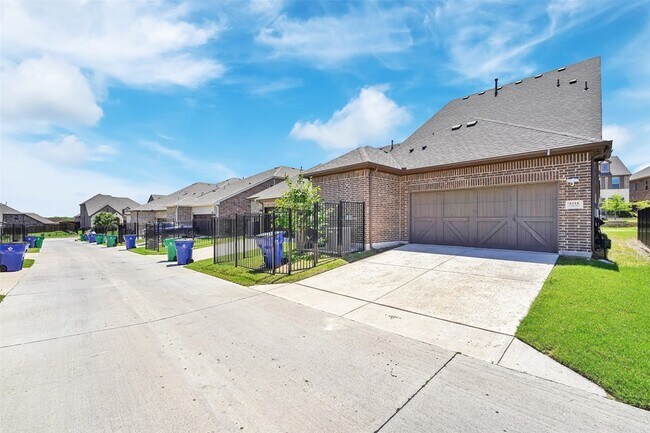 Building Photo - 8216 Bethpage Dr