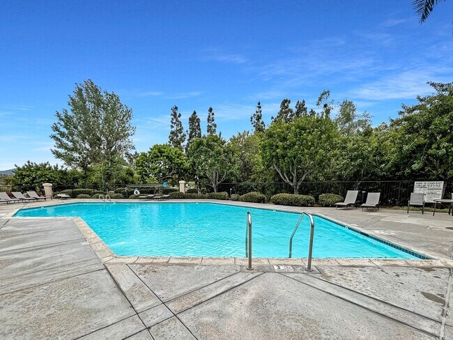 Building Photo - Spacious & Upgraded 4 Bedroom, 3 Bath Home...
