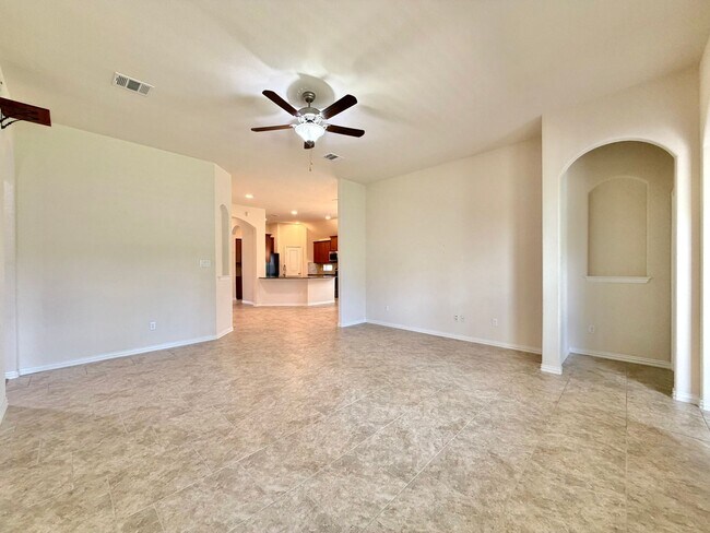 Building Photo - 908 Arvada Dr