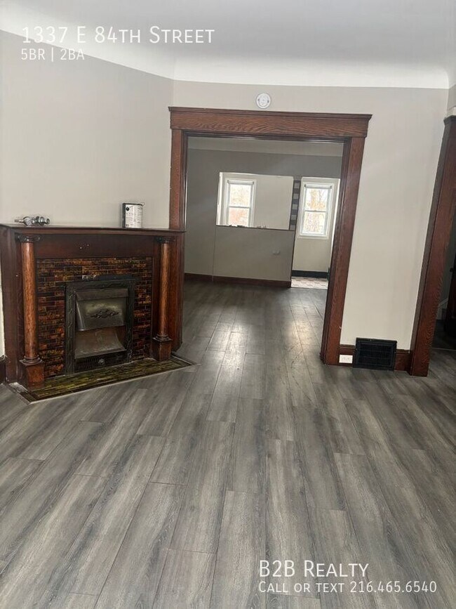 Building Photo - 1337 E 84th St