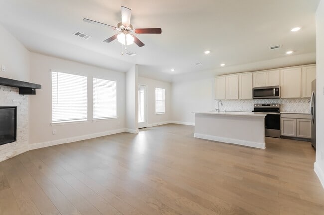 Building Photo - Brand-New 3-Bed Home with Designer Finishes, Energy Savings, and Community Amenities in Anna