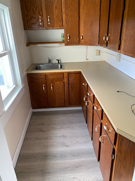 Building Photo - 966 Ridge Ave