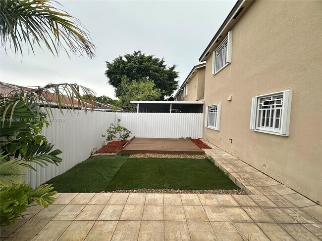 Building Photo - 7656 NW 182nd Terrace