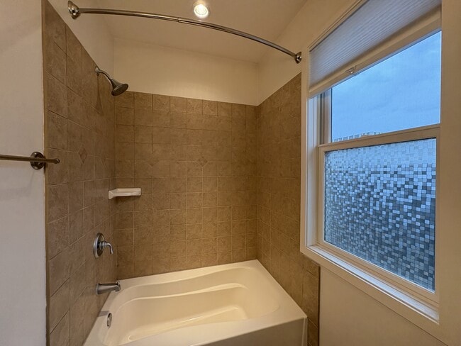 Building Photo - 1926 NW Overton St