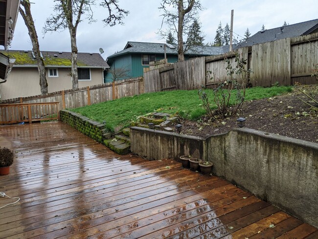 Building Photo - Beautiful 4-Bedroom, 2-Bath Plus Office In...