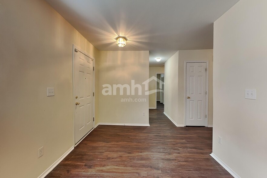 Building Photo - 3906 SE Jack Pine Ct