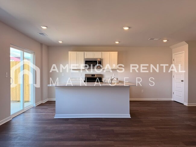 Building Photo - Modern Two Story Living in Lincoln, AL! Sign a 13-month lease by 3/31/2026 and receive a leasing ...