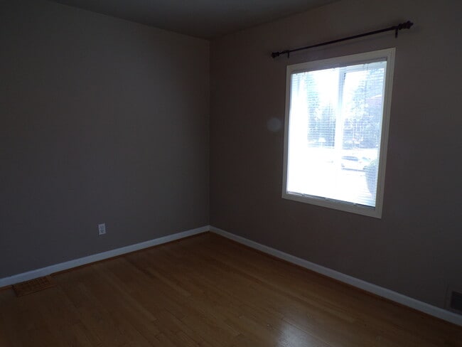Building Photo - 424 SW Pendleton St